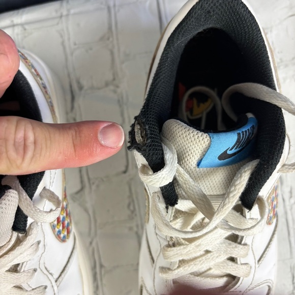 Nike Kids Court Borough Low 2 Se White Sneakers w fun graphic sz 5Y — see pics - Picture 7 of 10